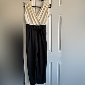 🌟 FLASH SALE Express Jumpsuit - Size 2 NWT - Perfect for Business or Brunch